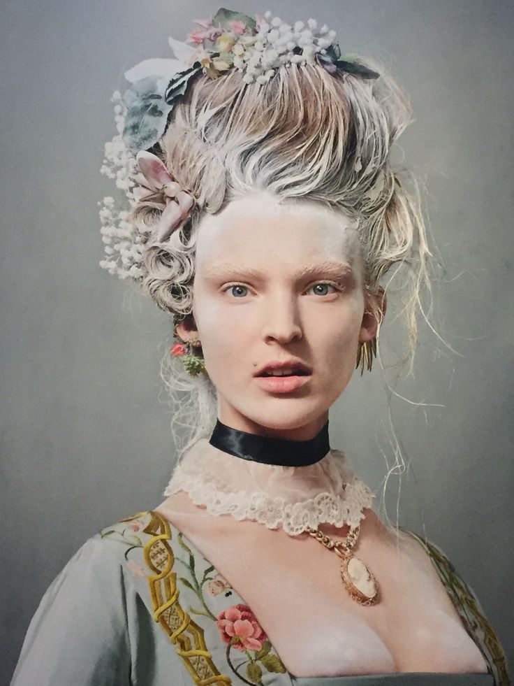 Прическа 18 Model Imre Stiekema in a 1759 wedding dress. Picture by Erwin Olaf. 'Catwalk' ex