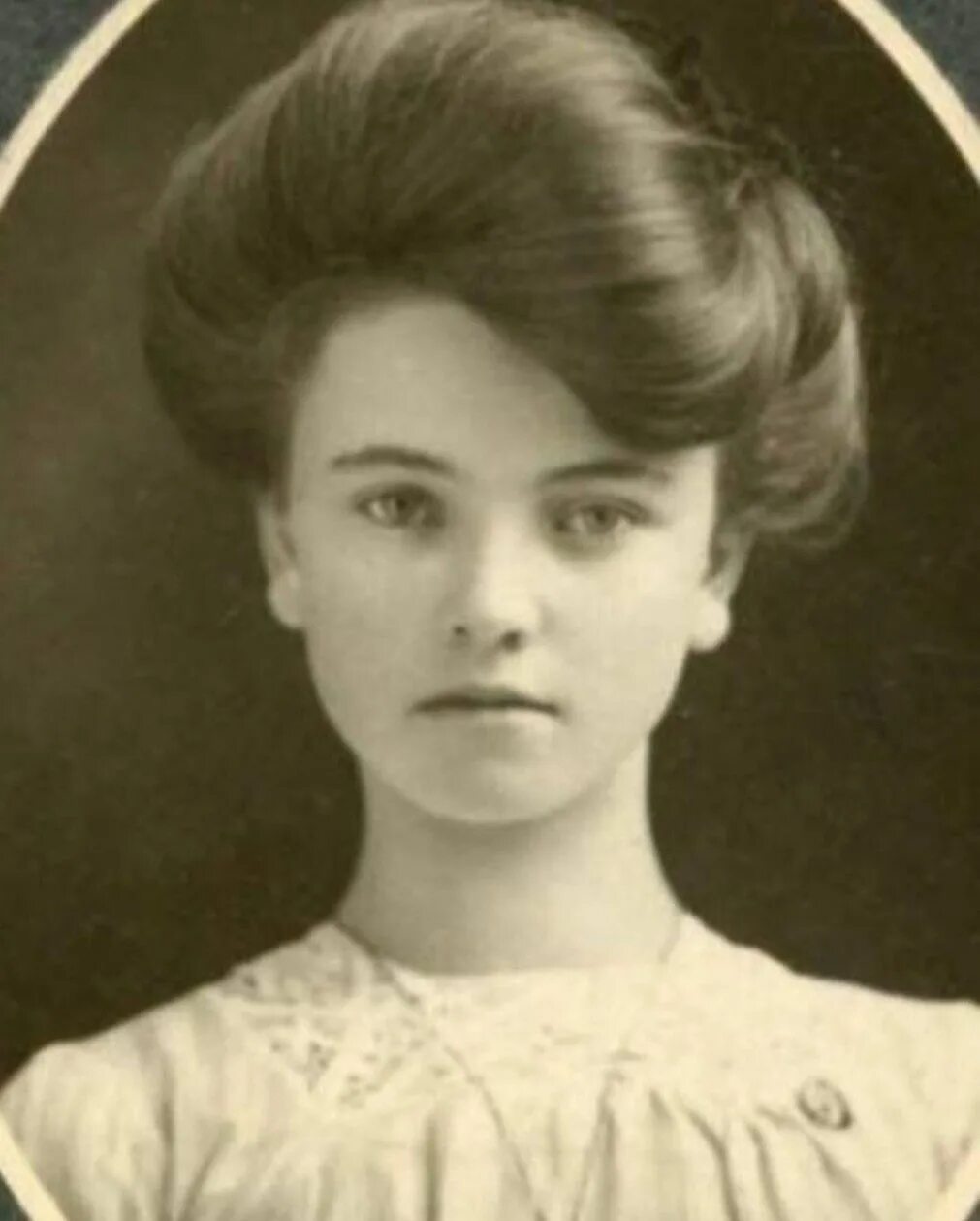 Прическа 1900 года Eva Mae Copple Gibson Girl Gibson girl, Gibson girl hair, Edwardian hairstyles