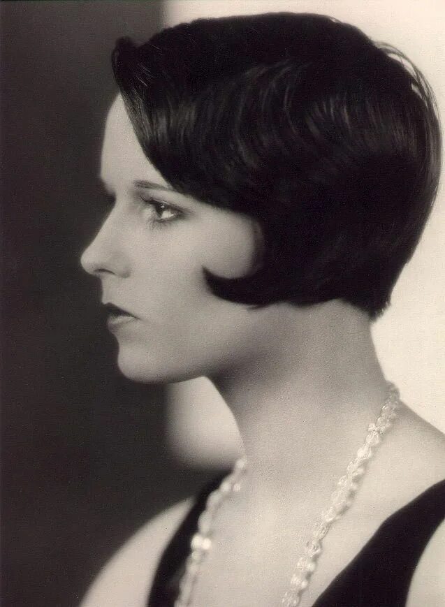 Прическа 1920 х годов женская Louise Brooks (1906 - 1985) Louise brooks, Vintage bob hairstyle, Vintage hairst