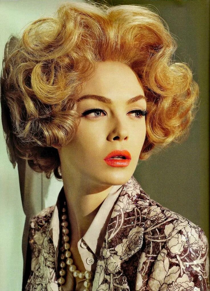 Прическа 1950 годов Mommie dearest (Numéro) Vintage short hair, Vintage hairstyles, Retro hairstyles