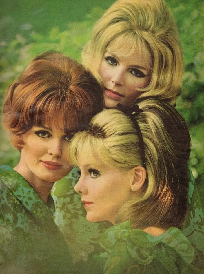 Прическа 1970 х годов McCall's - October, 1966 Vintage hairstyles, Retro hairstyles, 60s hair