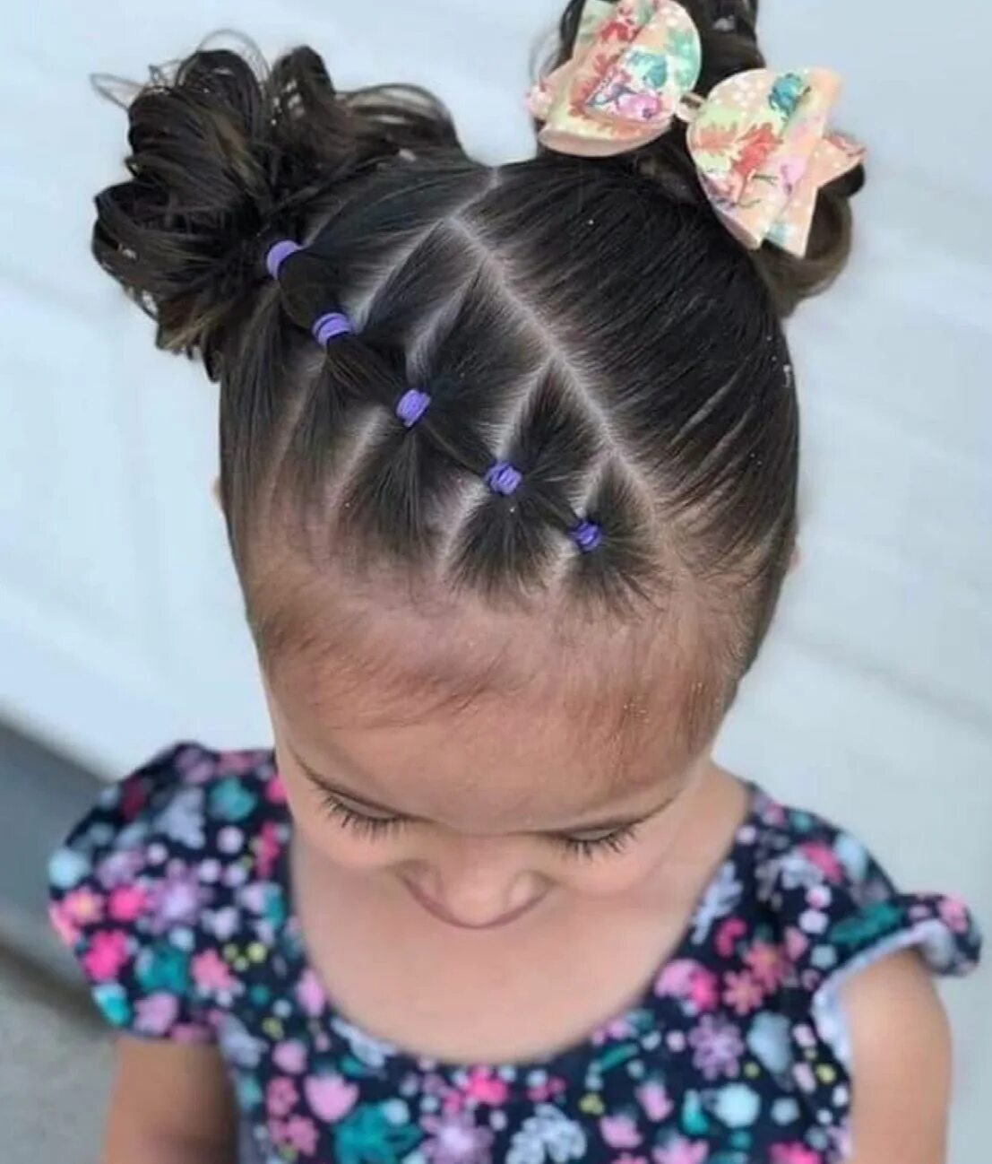 Прическа 2 3 года Pinterest Toddler hairstyles girl fine hair, Kids curly hairstyles, Kids hairsty