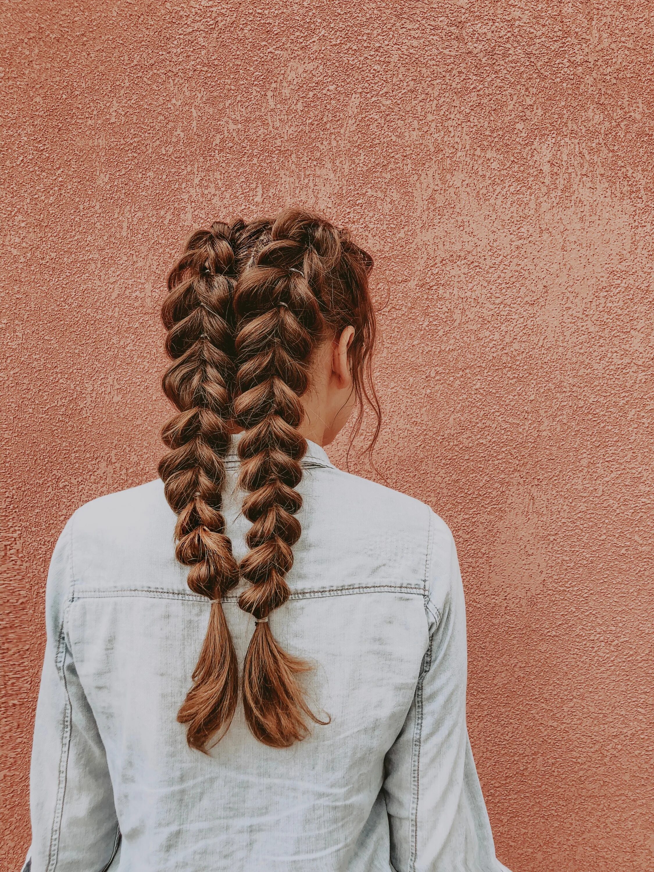 Прическа 2 косички Dutch braids Long hair styles, Plaits hairstyles, Hair trends