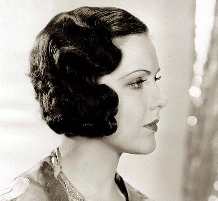 Прическа 20 века фото 1930s Hairstyle - A Smart Coiffure for Summer 1931 Vintage hairstyles, Hollywood