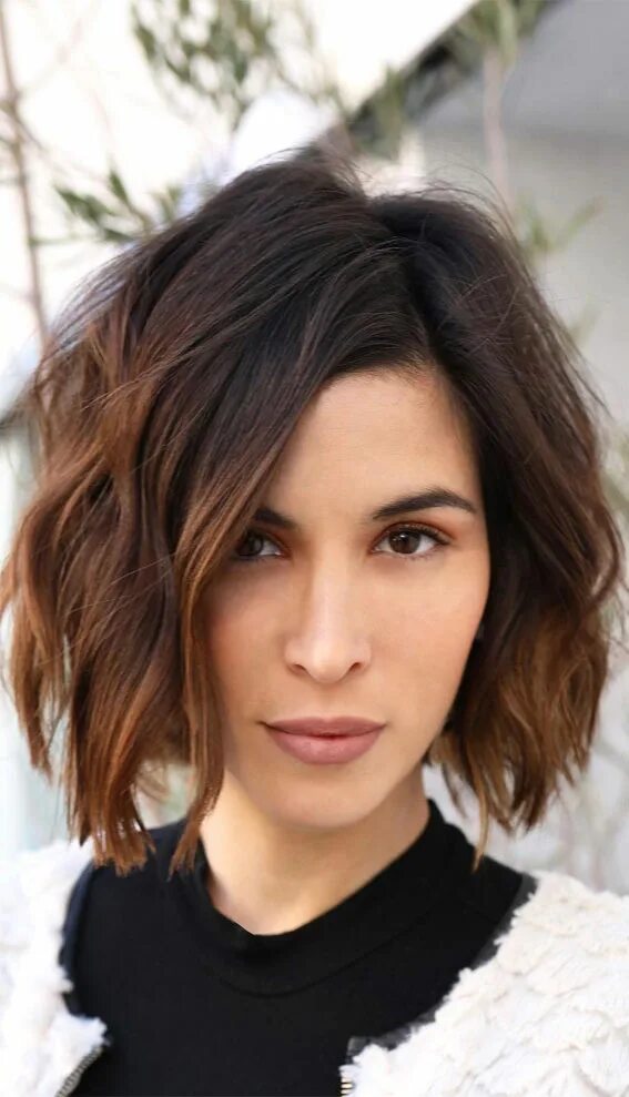 Прическа 2023 женская модная средние волосы 52 Best Bob Haircut Trends To Try in 2023 : Ombre Caramel Textured Bob