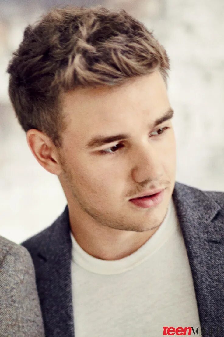 Прическа 21 год One Direction Shows Us Their Style Onstage And Off Liam payne, Boys haircuts, Li