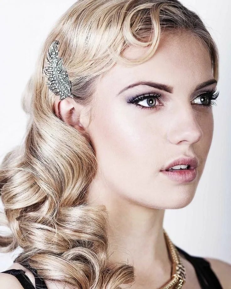 Прическа 30 годов на длинные волосы Mother Of The Bride Hairstyles: 63 Elegant Ideas 2021 Guide Gatsby hair, Mother 