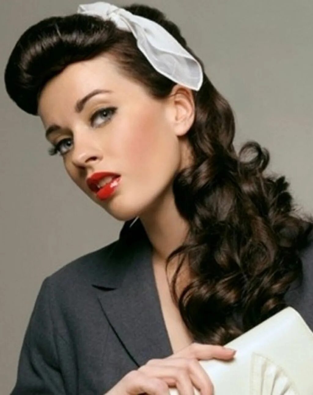 Прическа 40 годов на длинные волосы Vintage Hairstyles For Long Curly Hair Peinados elegantes, Peinados de los 50, P