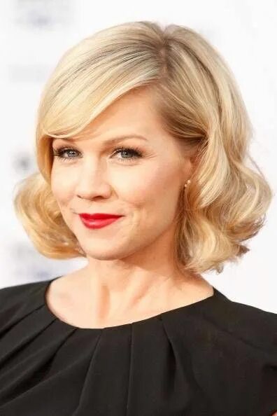 Прическа 40 на средние Celebrity Bangs/Fringe Photos Wavy bob hairstyles, Blonde bob hairstyles, Vintag