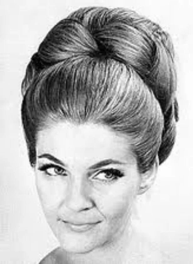 Прическа 60 годов ссср Pin by Pinner on Vintage Hairstyles 70s hair, Vintage hairstyles, 60s hair