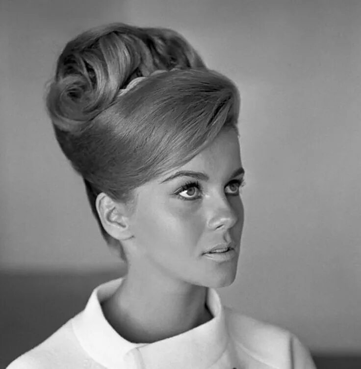 Прическа 60 годов ссср Pin by Vintage Hollywood Classics on Ann-Margret Vintage hairstyles, Retro hairs