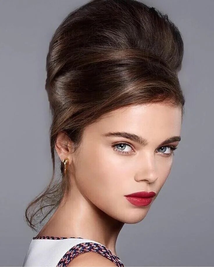 Прическа 60 на средние волосы Pin by The Vargas Models on * Jena Goldsack * Bridal hair buns, Long hair styles