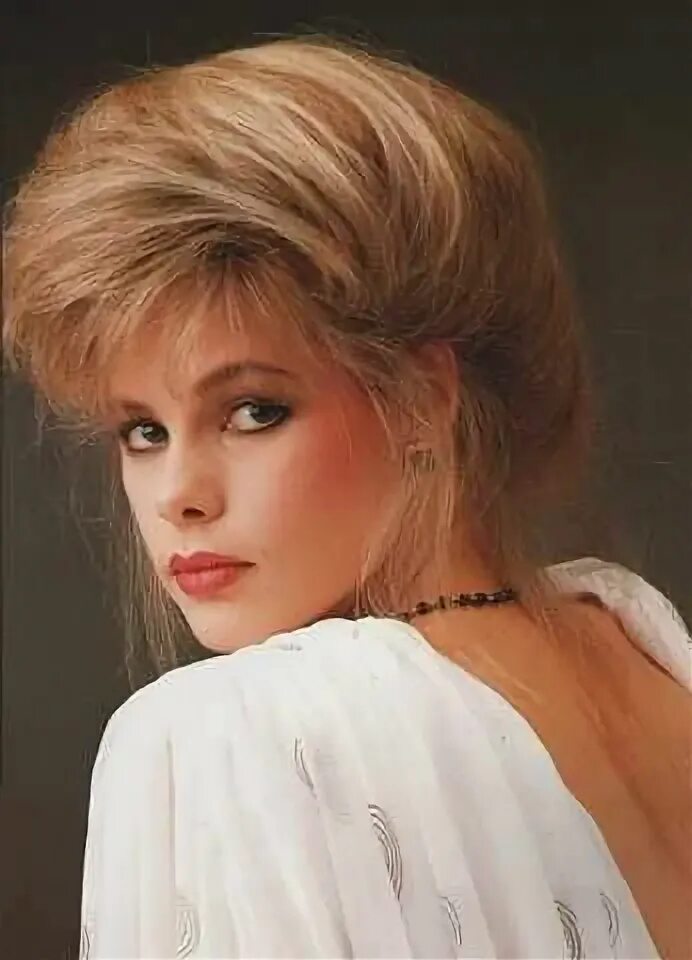 Прическа 80 годов на длинные волосы 80s hairstyle 160 by MsBlueSky 80's hairstyle, 80s big hair, 80s hair