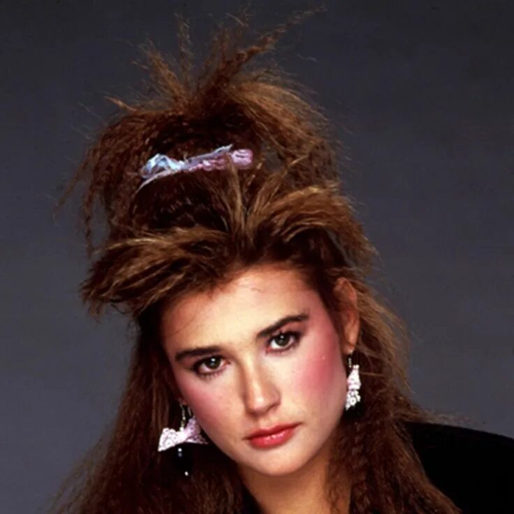 Прическа 80 х фото 10 Totally '80s Hairstyles Made Modern for 2023 Acconciature anni 80, Permanente