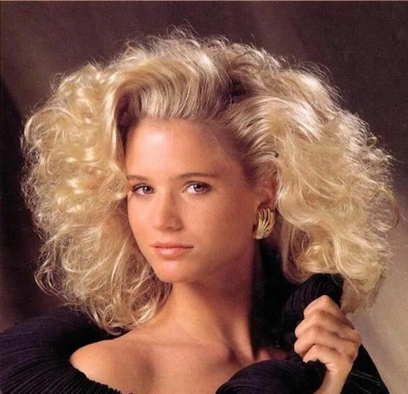 Прическа 90 на длинные волосы Pin by Anne Stephens on Hairstyles 80s hair, 80's hairstyle, 80s hair styles