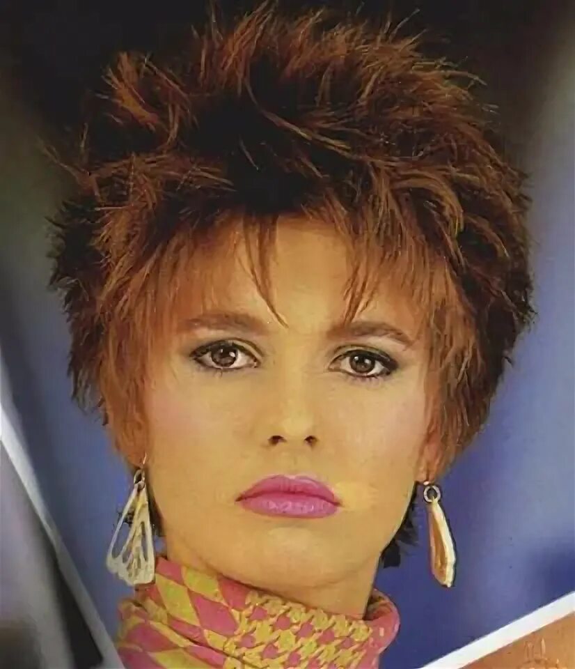 Прическа 90 на короткие волосы женская 80s hairstyle 70 80s short hair, Hair styles, 1980 hairstyles