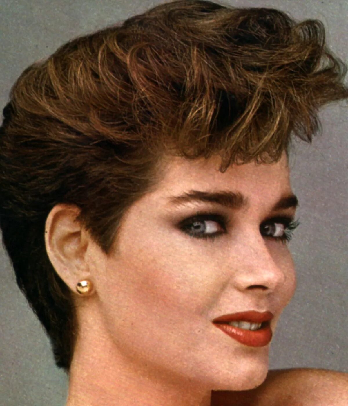 Прическа 90 на короткие волосы женская Periodicult 1980-1989 80s short hair, Short hair styles, 80's hairstyle