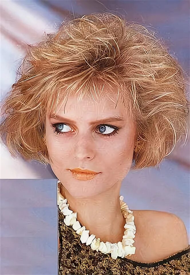 Прическа 90х на каре 80s hairstyle 108 Flickr - Photo Sharing! 80s short hair, 80's hairstyle, Short 