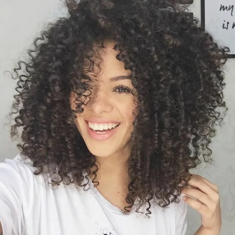 Прическа афро кудри на средние волосы Rayza Nicácio on Instagram: " #tb #intimasdaray" Curly hair styles, Curly hair c