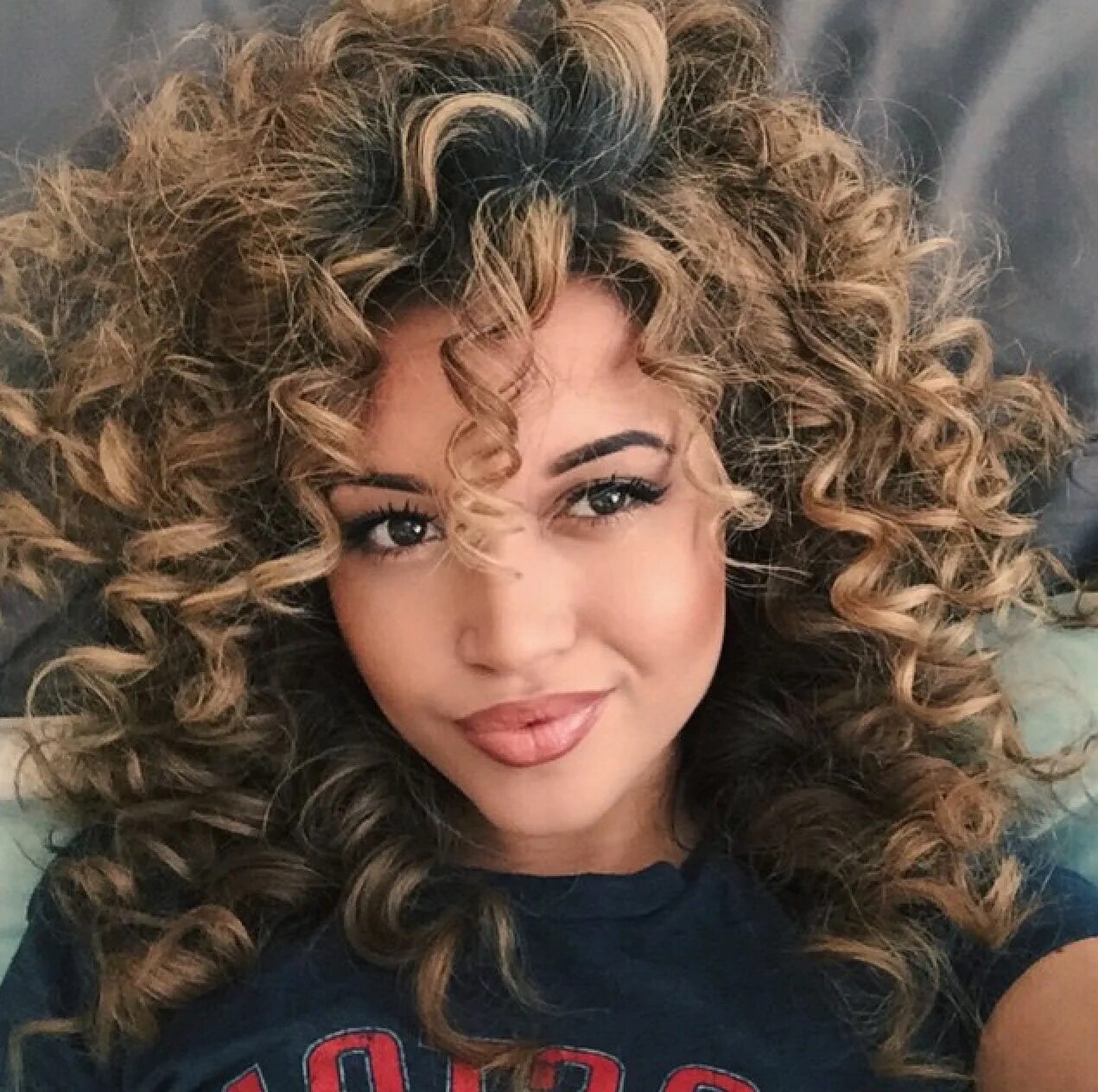 Прическа афро кудри на средние волосы Curls Curls Curls Big curly hair, Curly hair styles naturally, Long hair styles