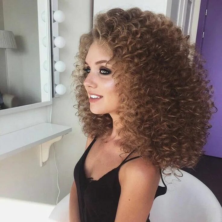 Прическа афро кудри женская IMG 1080x1080 99069 Permed hairstyles, Curly hair styles, Curly perm