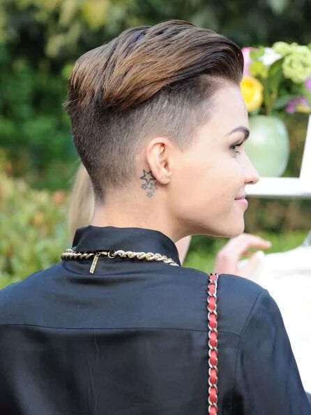 Прическа андеркат женская Model Ruby Rose attends the Wine Women Shoes Event benefiting The... News Photo 