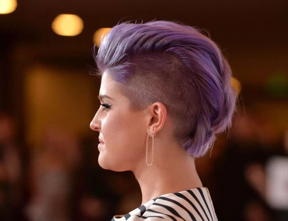 Прическа андеркат женская Pin by Happeh Pills on Hair in 2019 Mohawk hairstyles for women, Mohawk hairstyl