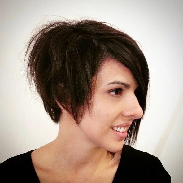 Прическа асимметрия фото 21 Adorable Asymmetrical Bob Hairstyles - Pretty Designs Asymmetrical bob haircu