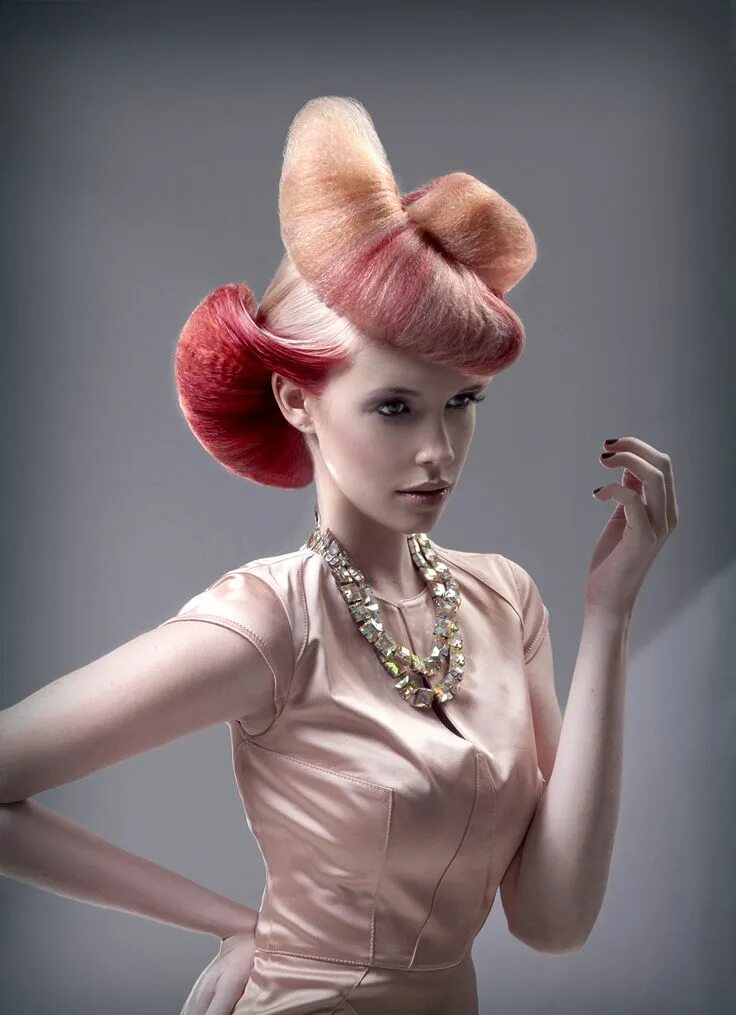 Прическа авангард женская Pin by Seth Janicot on Hair/wig... in 2023 Artistic hair, Hair shows, Creative h