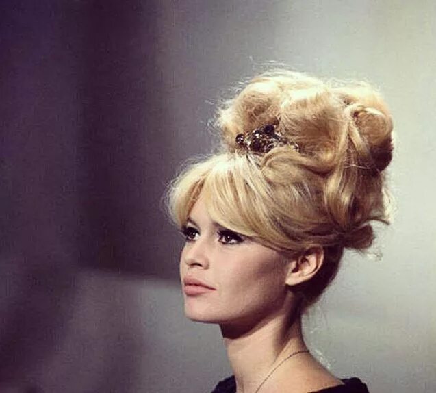 Прическа бабетта фото 60 х годов brigitte bardot Brigitte bardot, Bardot, Hair inspiration