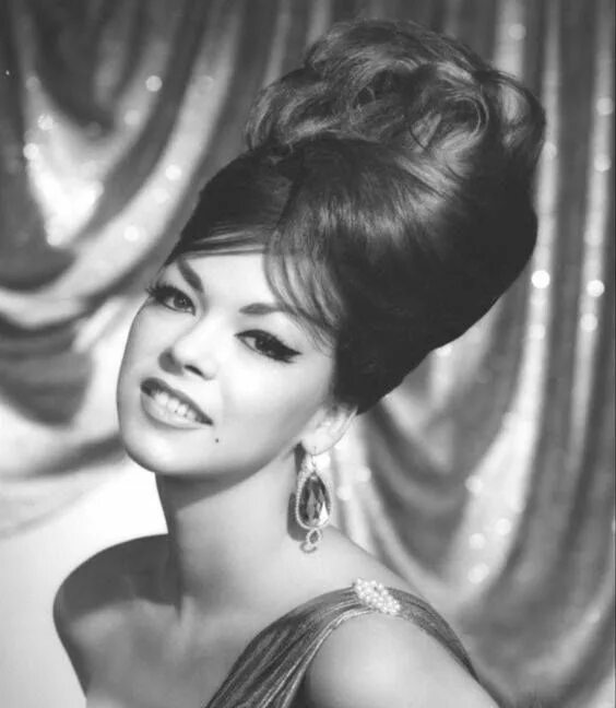 Прическа бабетта фото 60 х годов All sizes Saturday Night Hair 1960s Flickr - Photo Sharing! in 2021 Vintage hair