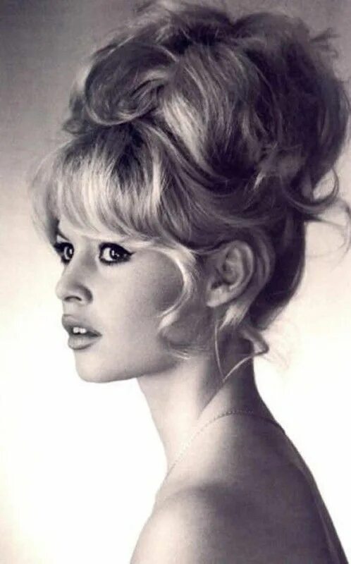 Прическа бабетта фото 60 х годов fond d'ecran Brigitte Bardot Vintage hairstyles, Hair styles, Beautiful hair