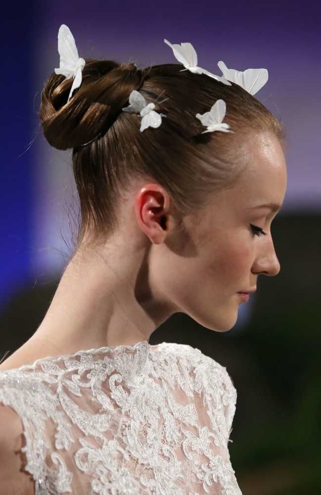 Прическа балерины как сделать Beautiful Hairstyles from Bridal Fashion Week Bridal beauty, Wedding hairstyles,