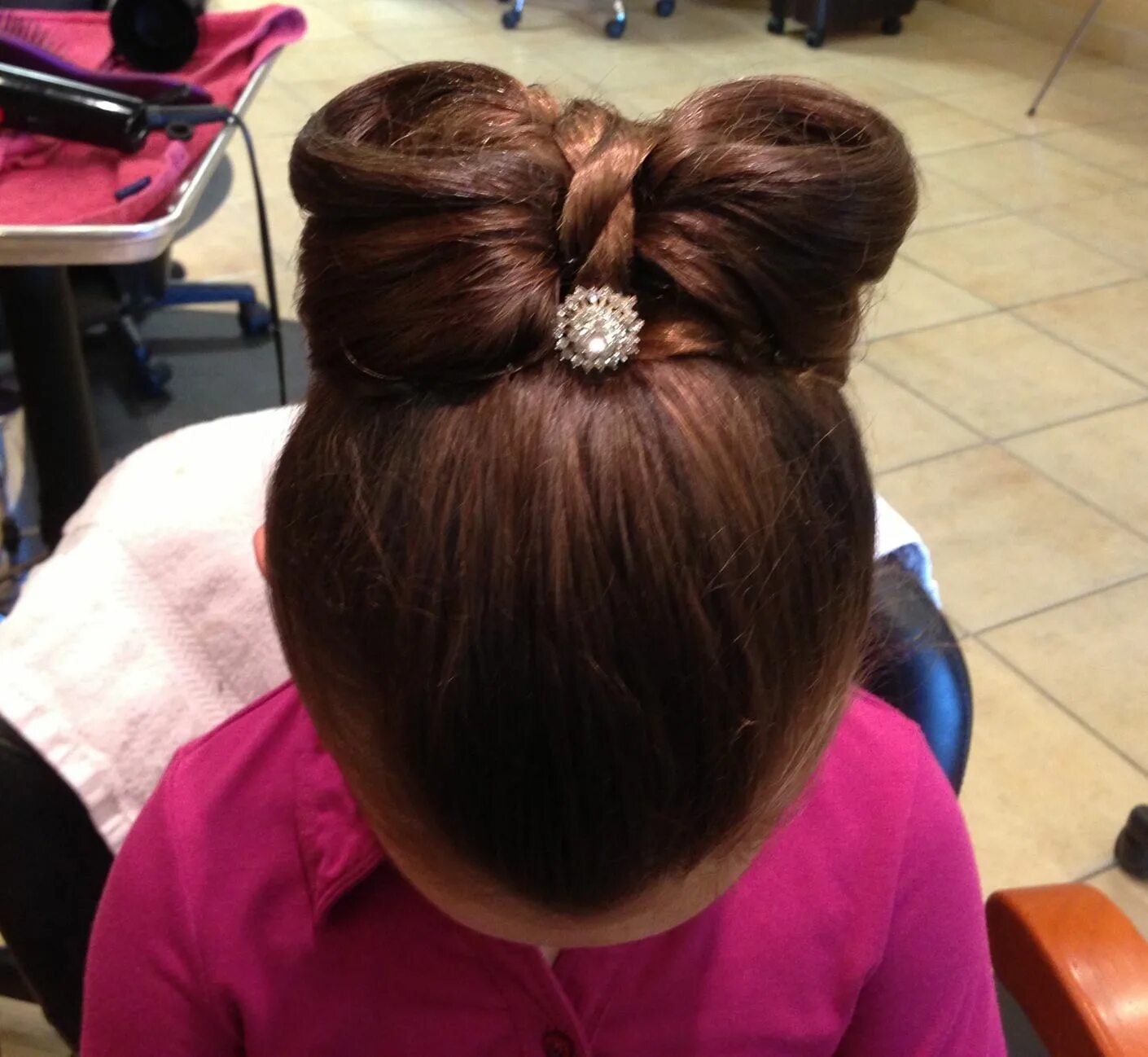 Прическа бант для девочки на длинные Pin on Updo Kids hairstyles, Kids hairstyles for wedding, Christmas party hairst