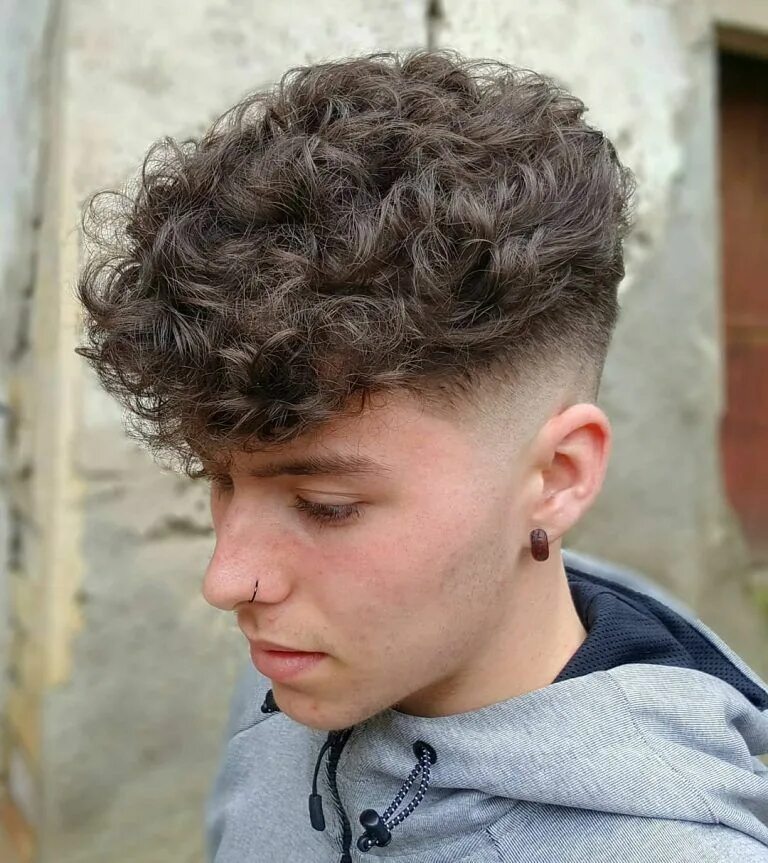 Прическа барашек мужская 20 Medium Length Men's Haircuts (2024 Styles) Cabelo ondulado masculino, Cabelo,