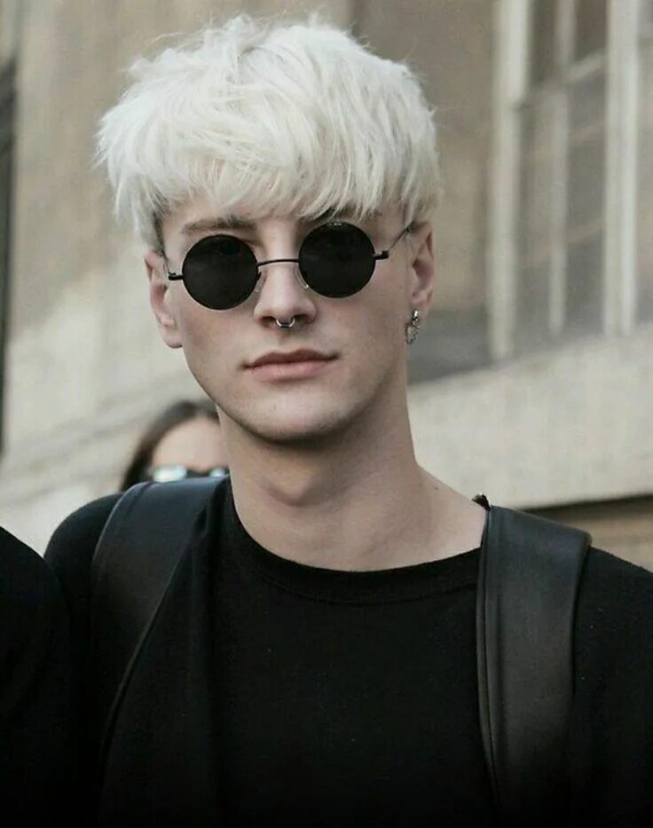 Прическа бела Bleached hair, sunglasses, septum ring, handsome man.... Mens hairstyles, Bleach