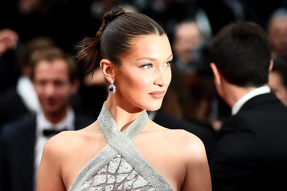 Прическа беллы хадид Bella Hadid Says She's Scared to Try This Procedure