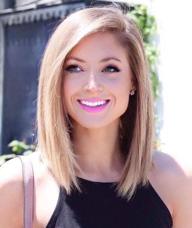 Прическа без челки женская на средние Angled bob hairstyles, Medium length hair cuts, Bobs for thin hair