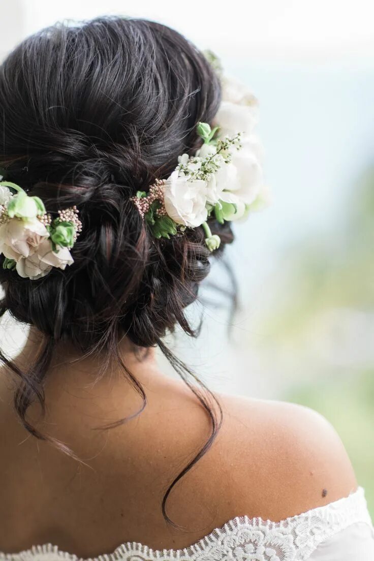 Прическа без фаты фото Ultra Romantic Destination Wedding in Maui Destination wedding hair, Bridal hair