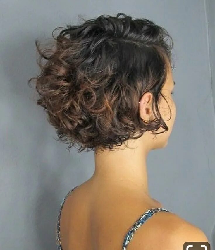 Прическа боб каре на кудрявые волосы Pin on Hair and beauty Short curly bob hairstyles, Haircuts for wavy hair, Short