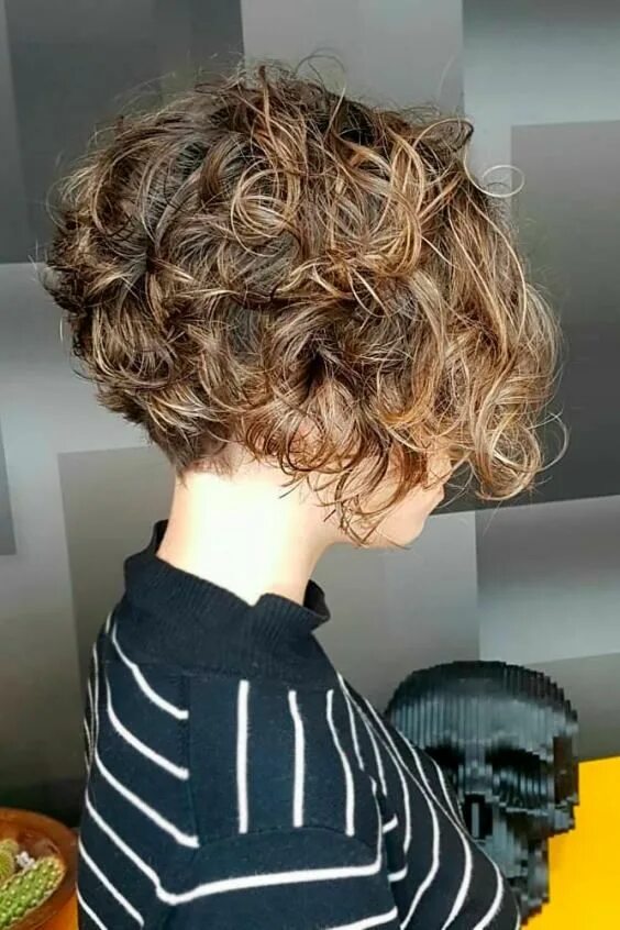 Прическа боб на короткие кудрявые волосы 72 Cool Short Hairstyles For Women To Try This Summer Cool short hairstyles, Sho