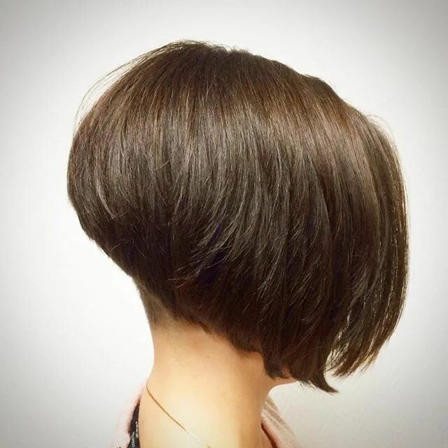 Прическа боб на ножке фото Chic Textured Bob Haircut