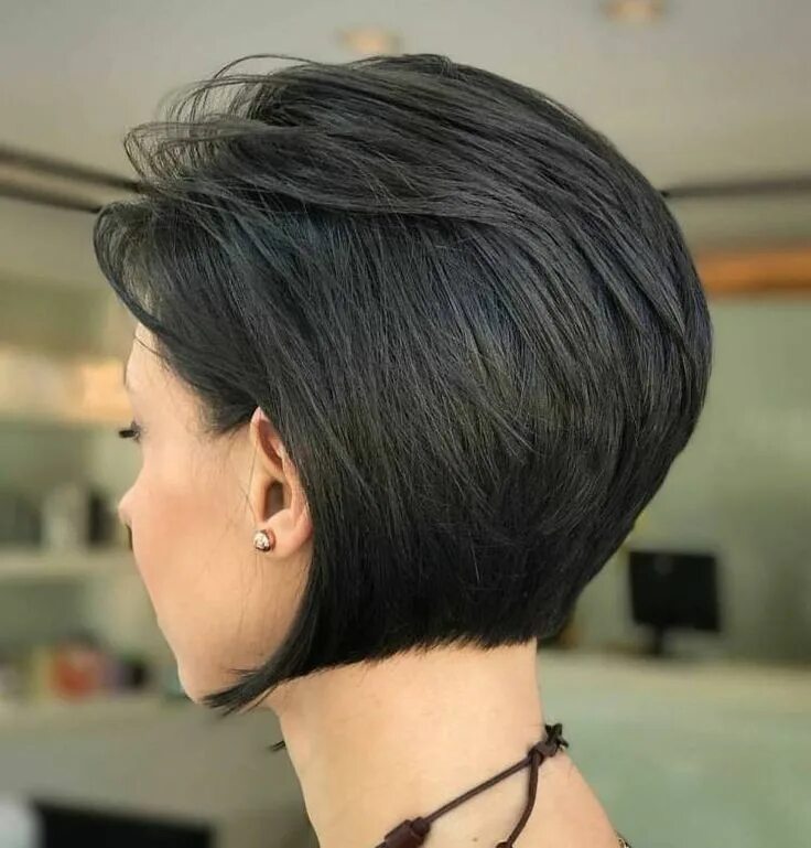 Прическа боб женская фото Inverted Bob For Brunettes Short bob hairstyles, Short hair with layers, Short h