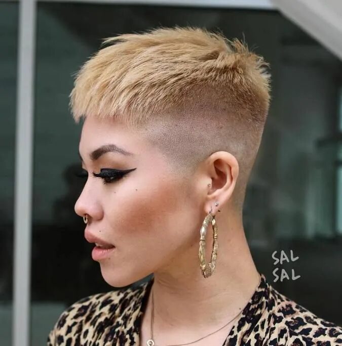 Прическа бобрик женская Buzz Cut Girls Who Inspire You to Cut Locks Dramatically Really short hair, Hair