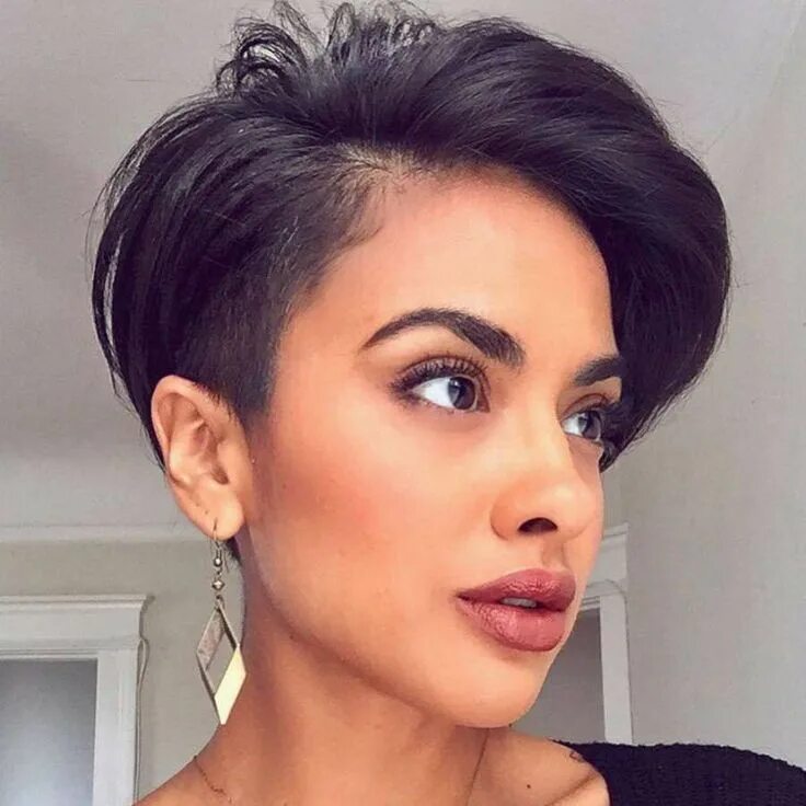 Прическа брюнетки на короткие волосы 2018 Short Hairstyles - 1 Medium length hair styles, Sassy hair, Hair styles