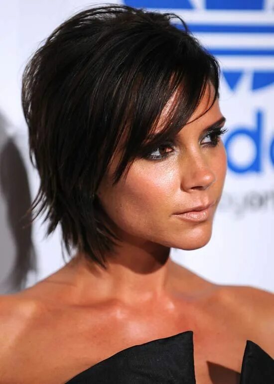 Прическа брюнетки на короткие волосы 45 Best Victoria Beckham Hairstyles That You Need To Try Today Victoria beckham 