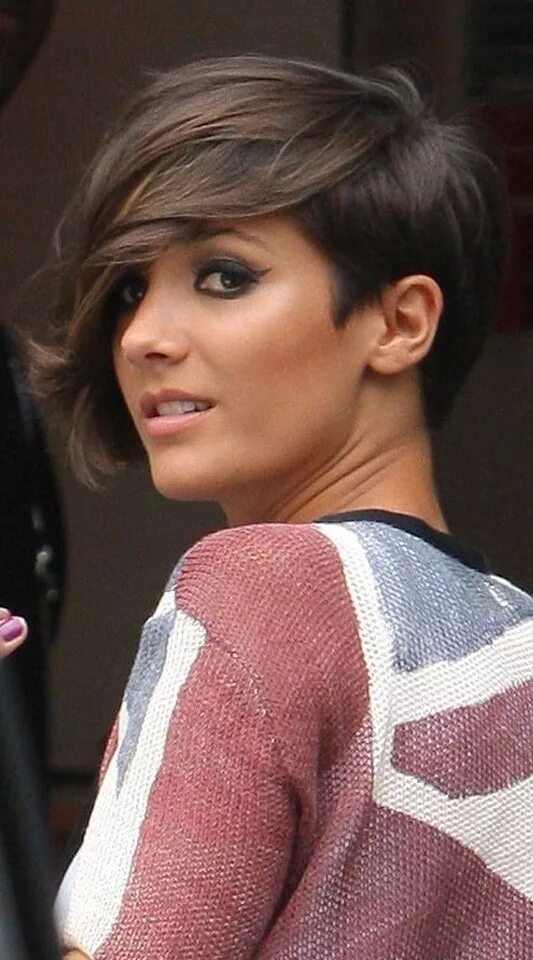 Прическа брюнетки на короткие волосы short and cute hair Frankie sandford hair, Hair affair, Short hair cuts