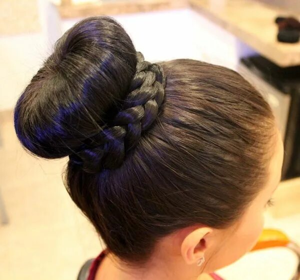 Прическа бублик на длинные волосы девочке The most beautiful updo for your holidays! - Best Newest Hairstyle Trends Bun ha