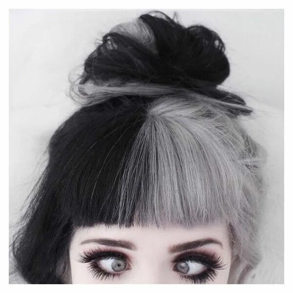 Прическа черно белые волосы Black and white hair ❤ liked on Polyvore featuring accessories and hair accessor