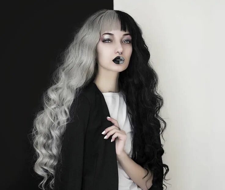 Прическа черно белые волосы Pin on Salvamentos rápidos Half colored hair, Edgy hair, Gorgeous hair color